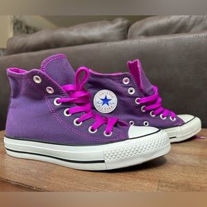 Converse High Top Chuck Taylor, Women’s 5/ Youth 3 Purple